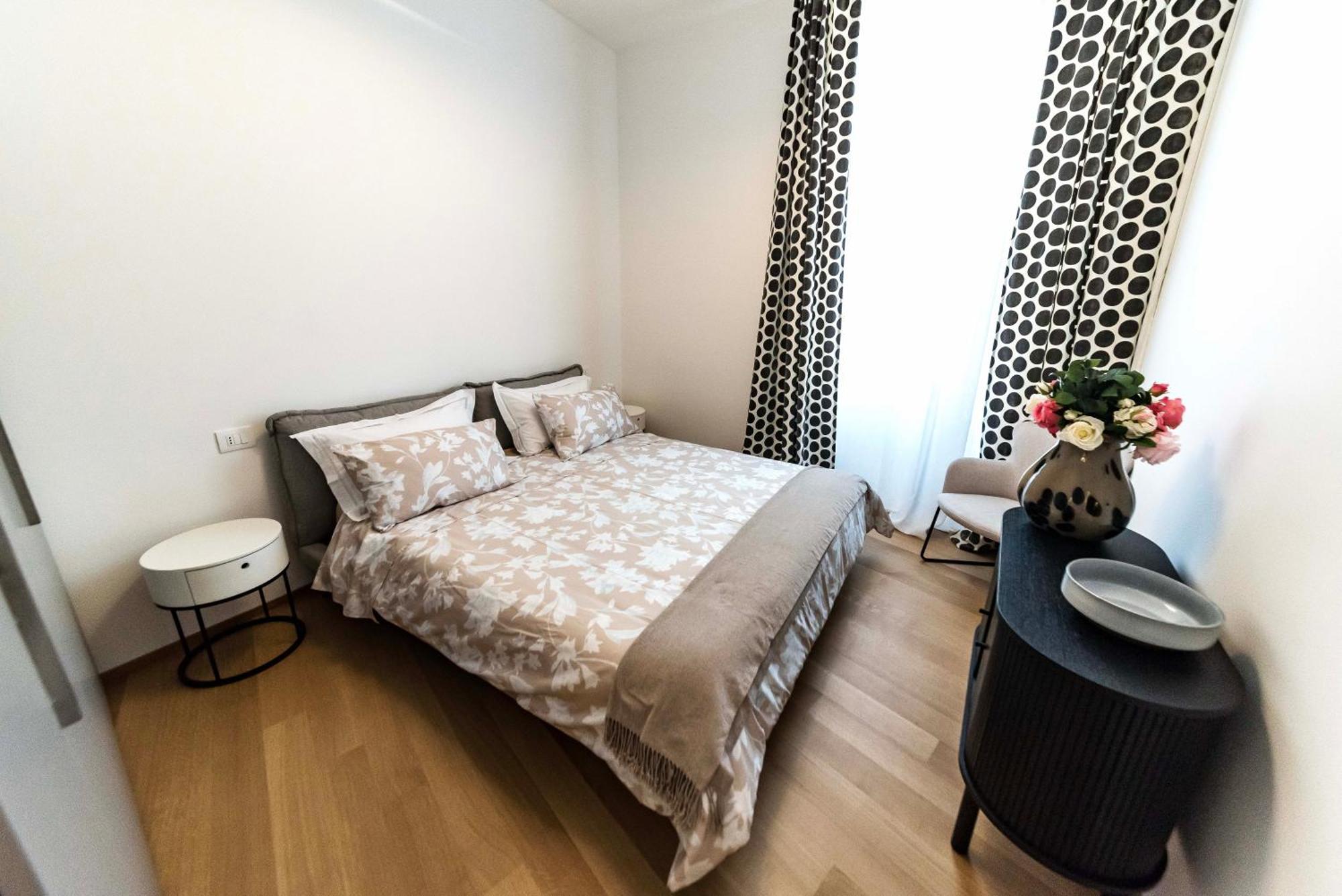 Dream Suites Milano San Babila Luaran gambar